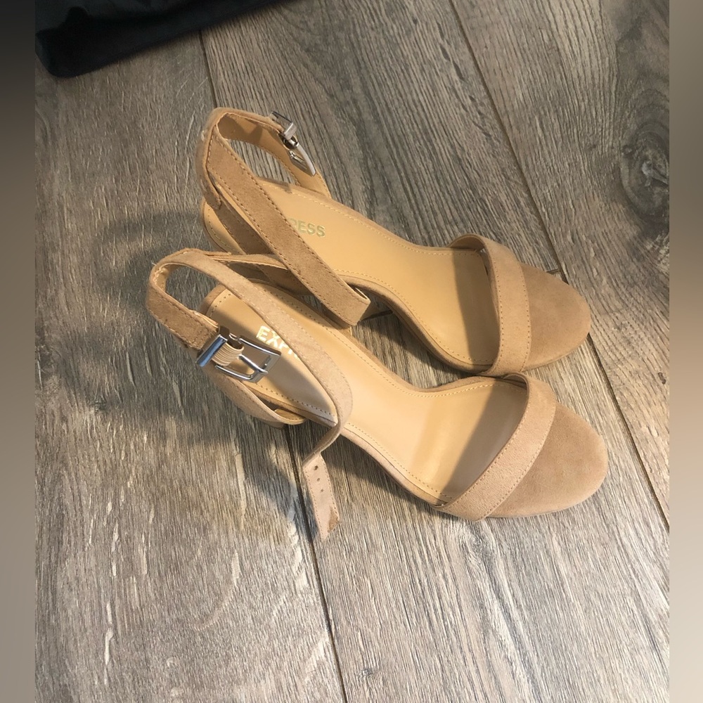 Express heels - Picture 2 of 3